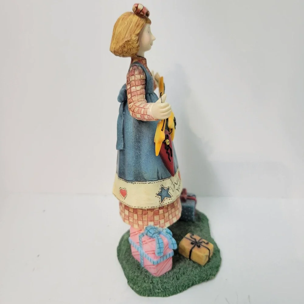 Ellen Stouffer Annie's‎ Love Figurine 1st Ed 1999 Number 1 Girl with Gifts